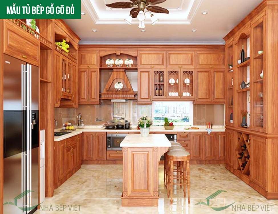 Mẫu tủ bếp gỗ gõ đỏ: đẳng cấp biệt thự