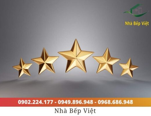 nên làm tủ bếp bằng gỗ hay nhựa