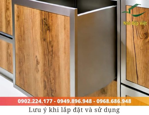 tủ bếp inox cánh gỗ tự nhiên