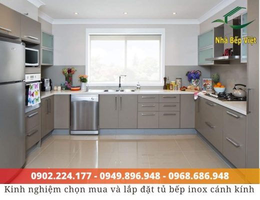 tủ bếp inox cánh kính là gì