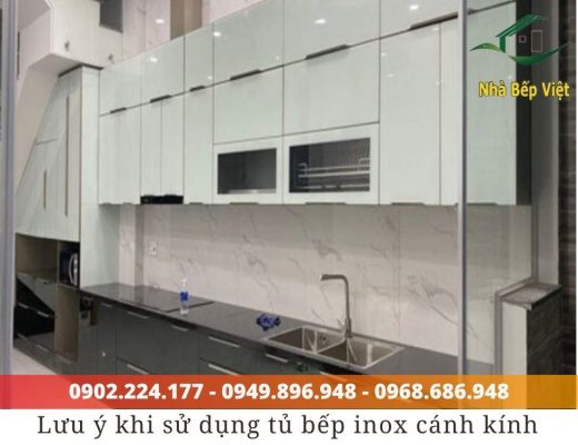 tủ bếp inox cánh kính là gì