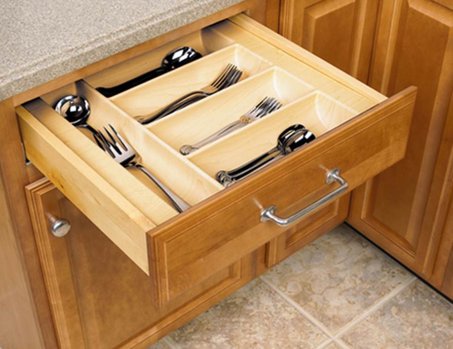 sửa ray trượt tủ bếp